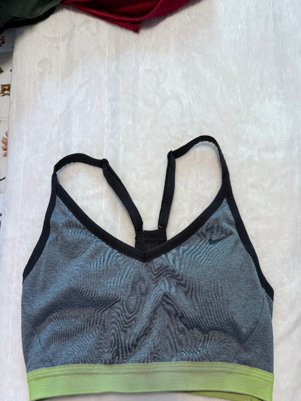 nike indy light support bra